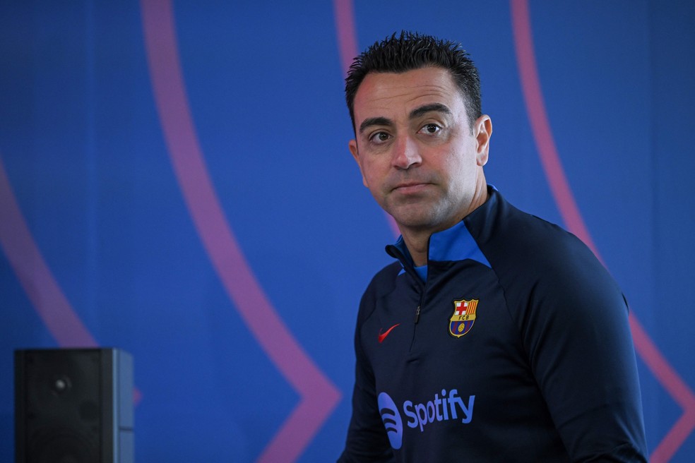 Xavi, técnico do Barcelon — Foto: LLUIS GENE / AFP