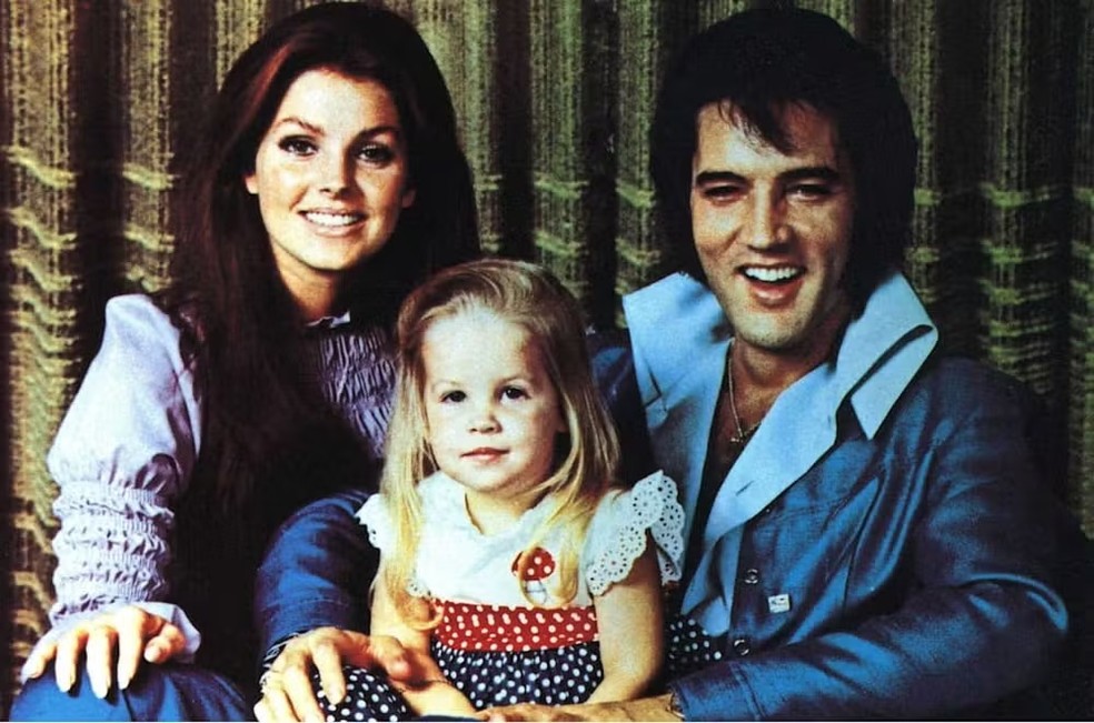 Retrato de Priscilla, Elvis e Lisa Marie, única filha do casal — Foto: Reprodução