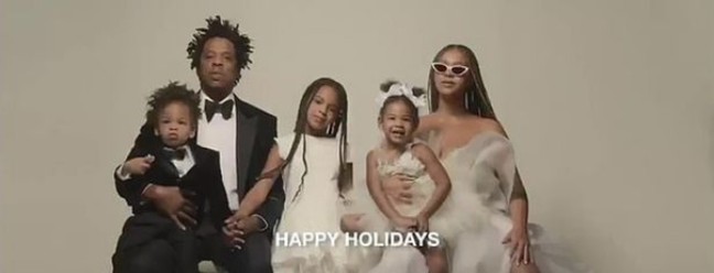 Jay-Z e Beyoncé juntos aos três filhos, Blue Ivy, então com 7 anos, e os gêmeos Sir e Rumi, 2, em post no Instagram de 1º de janeiro de 2020 — Foto: Instagram (@beyonce) / Reprodução