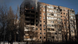 Edifício bombardeado na cidade de Avdiivka, na Ucrânia — Foto: YasuYoshi Chiba/AFP