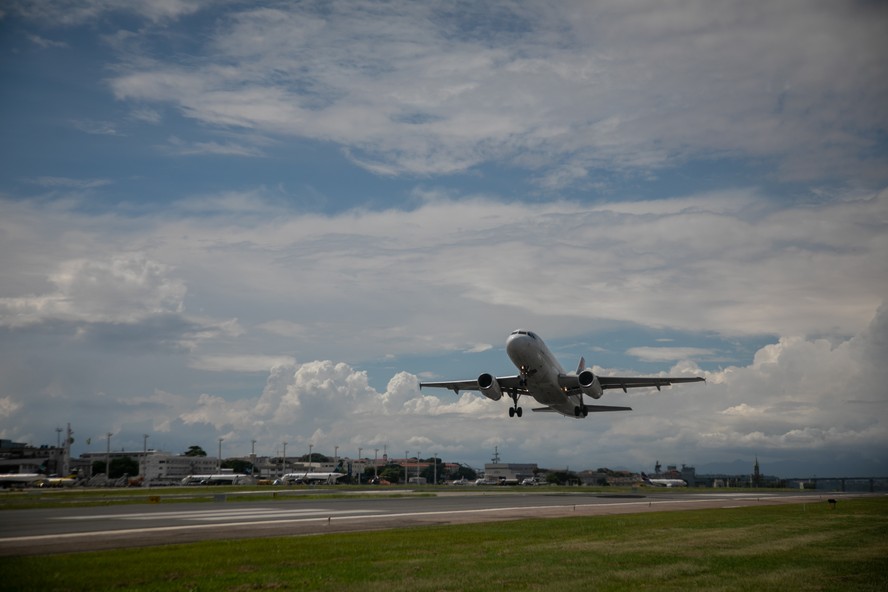 Governo vai lançar um programa para tentar reduzir o preço das passagens de avião de servidores