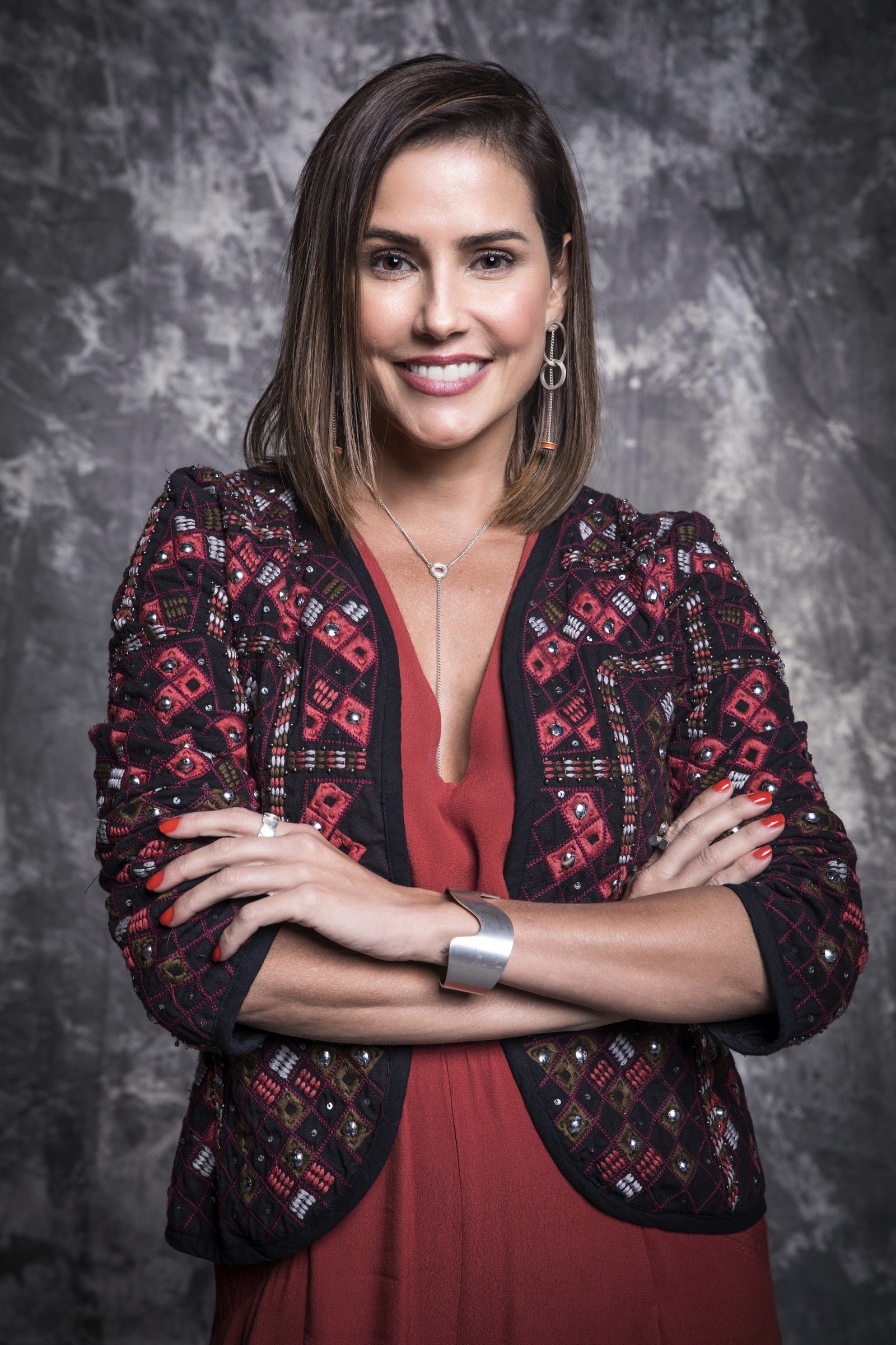 O sorriso de Deborah Secco — Foto: Divulgação TV Globo