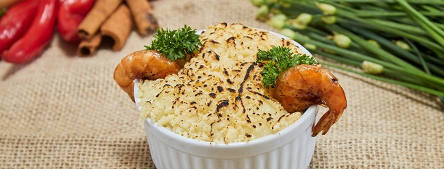 Frutos do Mar Atolado. O Cantinho da Tia Joana (2608-0932) prepara o escondidinho de frutos do mar gratinado com queijo parmesão — Foto: Divulgação/Fernando Salles/Unisuam