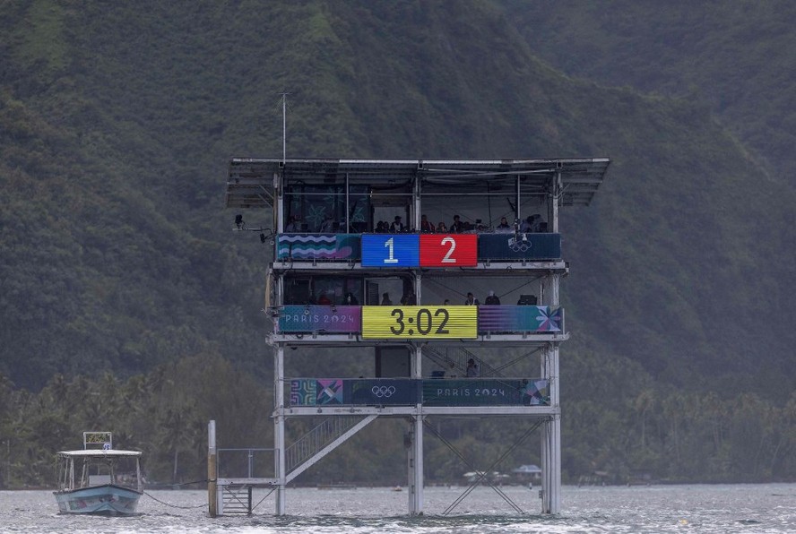 Construção da torre de jurados poderia afetar os corais, a formação das ondas, a comunidade local e tornar os peixes impróprios para consumo