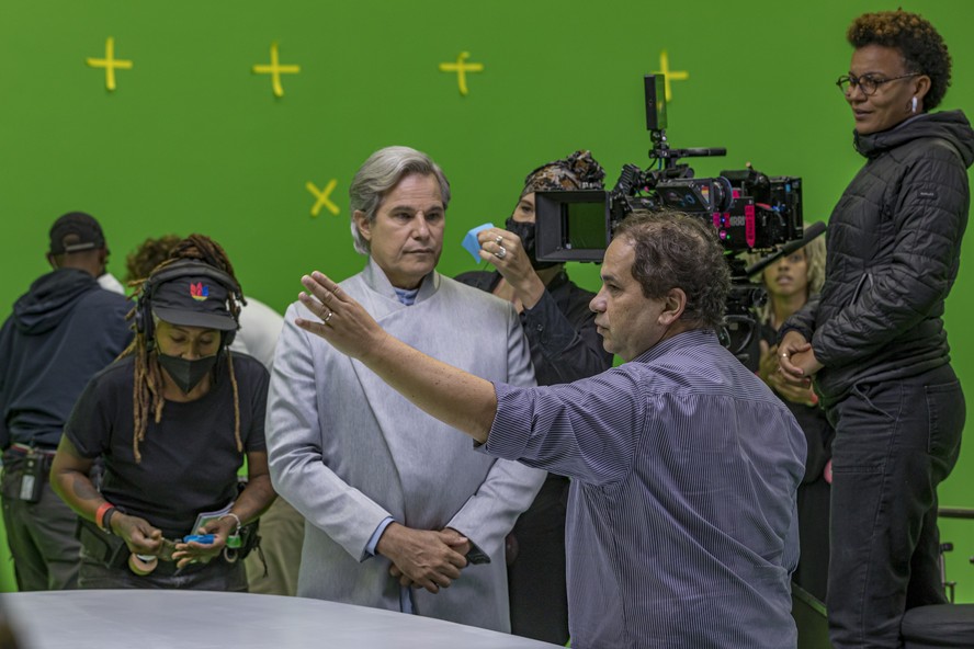 Edson Celulari e Wagner de Assis durante as filmagens de 'Nosso Lar 2 — Os mensageiros'