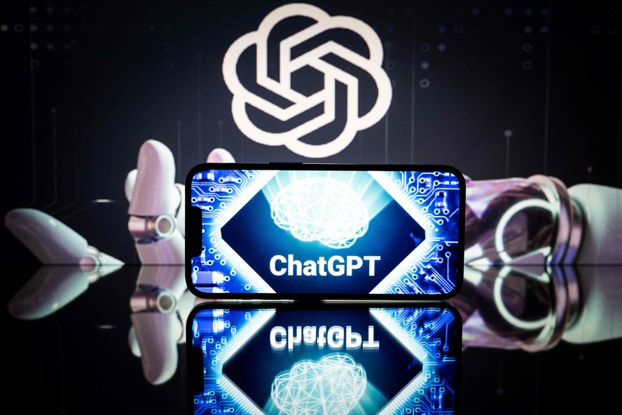 Logotipo do ChatGPT em evento de tecnologia na França, em 2023