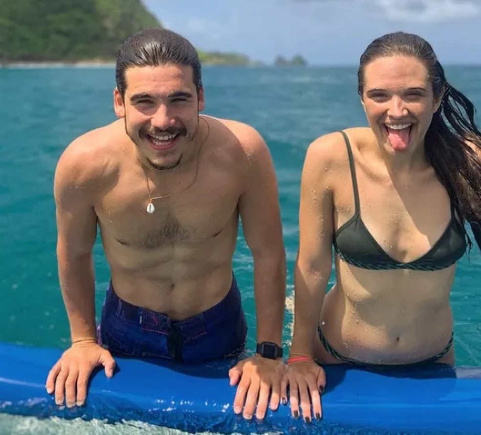 Nicolas Prattes e Juliana Paiva, em Fernando de Noronha, em 2019 — Foto: Reprodução/Instagram