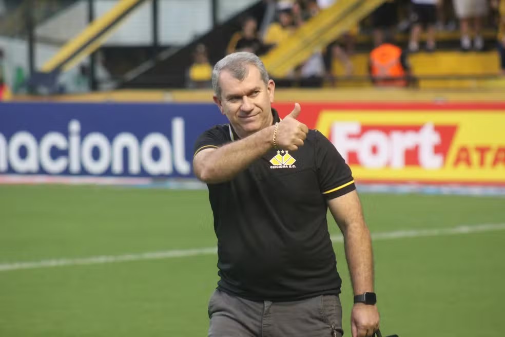 Cláudio Tencati, técnico do Criciúma há quase três anos — Foto: Celso da Luz/ Assessoria de imprensa C.E.C.