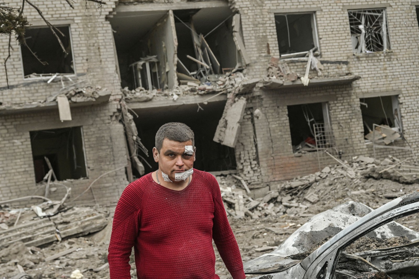 Bombardeio da cidade de Sloviansk, no leste da Ucrânia mata pelo menos duas pessoas e fere mais de 20 — Foto: Aris Messinis/AFP