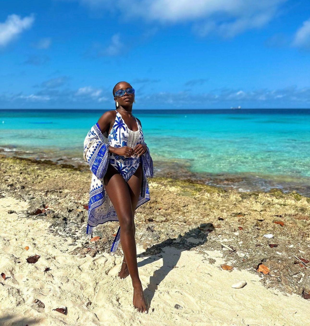 Clara Moneke, sucesso como Kate, também foi para Curaçao — Foto: Reprodução Instagram