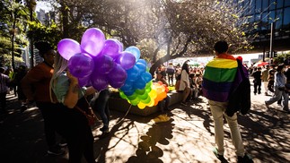 O tema da edição da Parada deste ano é "Políticas Sociais para LGBT+ - Queremos por inteiro e não pela metade". — Foto: Maria Isabel Oliveira/ Agência O Globo