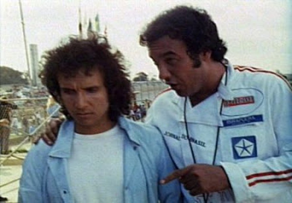 Roberto Carlos e Erasmo Carlos em cena do filme 'Roberto Carlos a 300 quilômetros por hora' — Foto: Reprodução