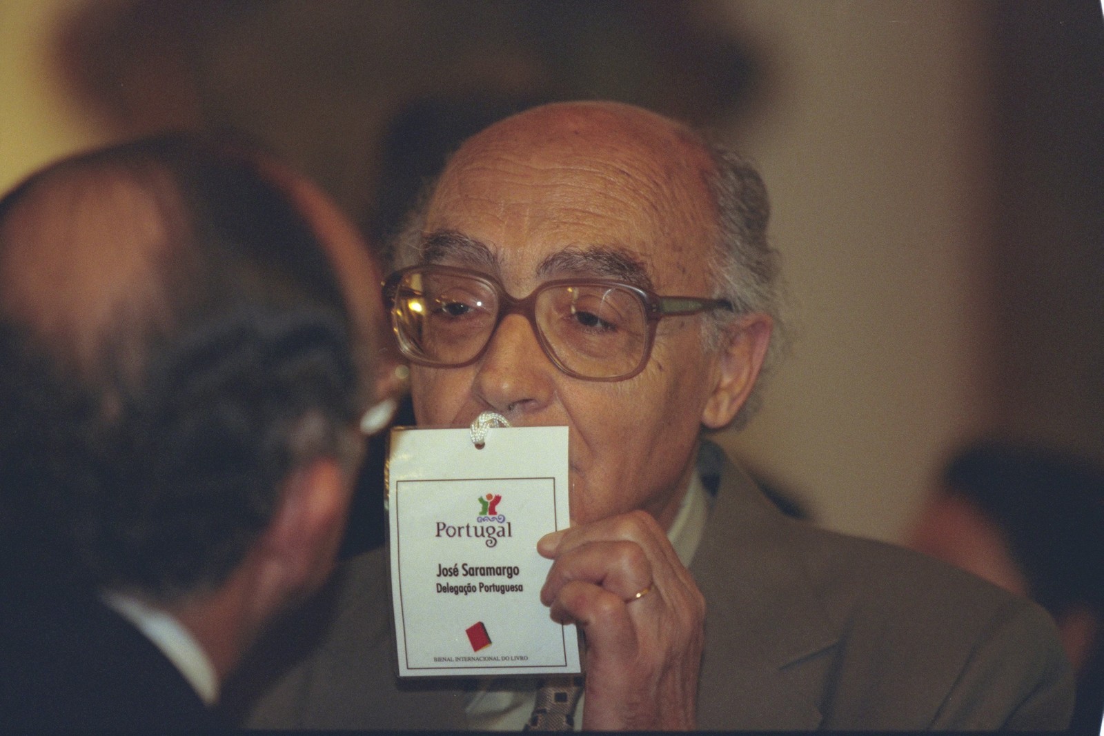 José Saramago, convidado de luxo em 1999 — Foto: Leo Aversa/ Agência O GLOBO