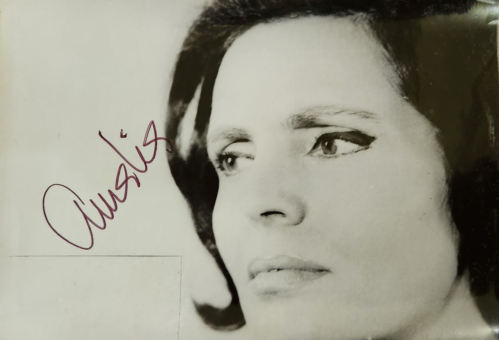 Amália Rodrigues, uma das maiores cantoras de fado de Portugal, dava preferência ao Canecão em temporadas no Brasil — Foto: Reprodução / Acervo Canecão