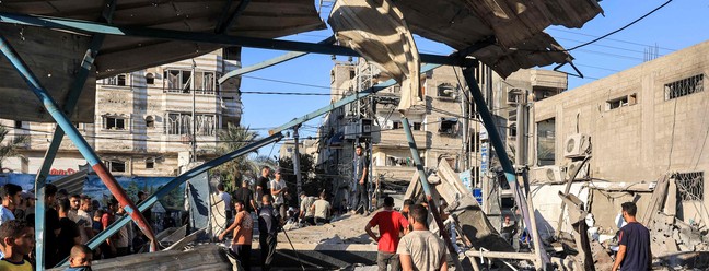 Israel bombardeou neste sábado vários setores da Faixa de Gaza, incluindo um ataque que deixou 16 mortos, segundo autoridades do Hamas — Foto: Eyad Baba/AFP