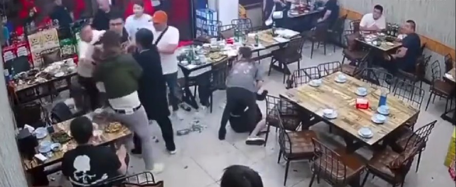 Imagens de briga em restaurante causou comoção na China e levantou debates sobre violência contra mulheres
