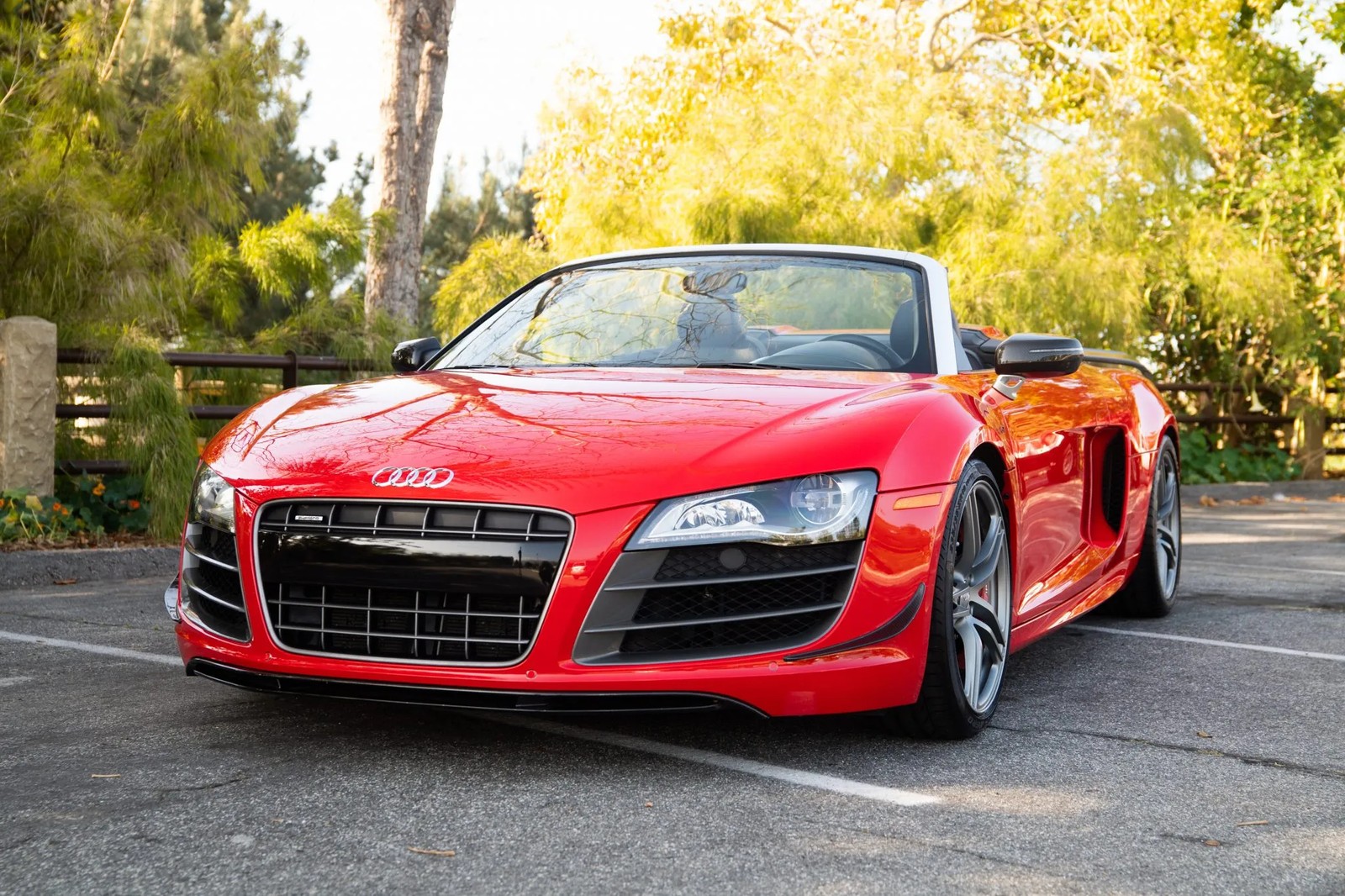 Audi R8 GT Spyder 2012 sem o teto de tecido — Foto: Reprodução Bring a Trailer