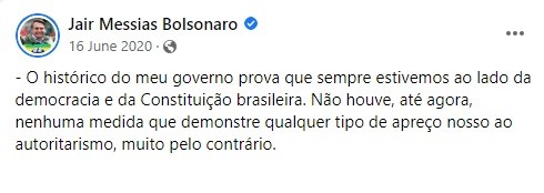 16/06/2020 - "Não houve, até agora, nenhuma medida que demonstre qualquer tipo de apreço ao autoritarismo, muito pelo contrário. (...) Luto para fazer a minha parte, mas não posso assistir calado enquanto direitos são violados e ideias são perseguidas. Por isso, tomarei todas as medidas legais possíveis para proteger a Constituição e a liberdade dos brasileiros", disse Bolsonaro após busca e apreensão contra aliados no inquérito por ataques ao STF — Foto: Reprodução