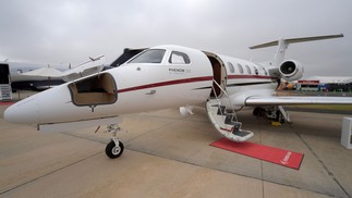 O Phenom 300, da Embraer, um dos jatos mais vendidos nos últimos tempos — Foto: Bloomberg