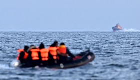 Quatro migrantes morrem afogados ao tentar chegar ao Reino Unido pelo Canal da Mancha