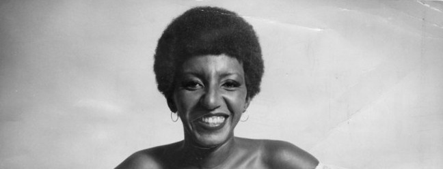 A cantora e compositora Leci Brandão, em setembro de 1981 — Foto: Reprodução