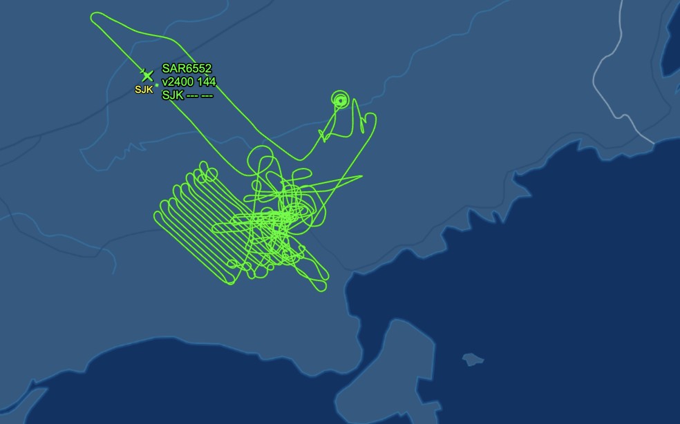 Trajetória de avião da FAB que busca por helicóptero desaparecido em SP — Foto: Reprodução/flightaware