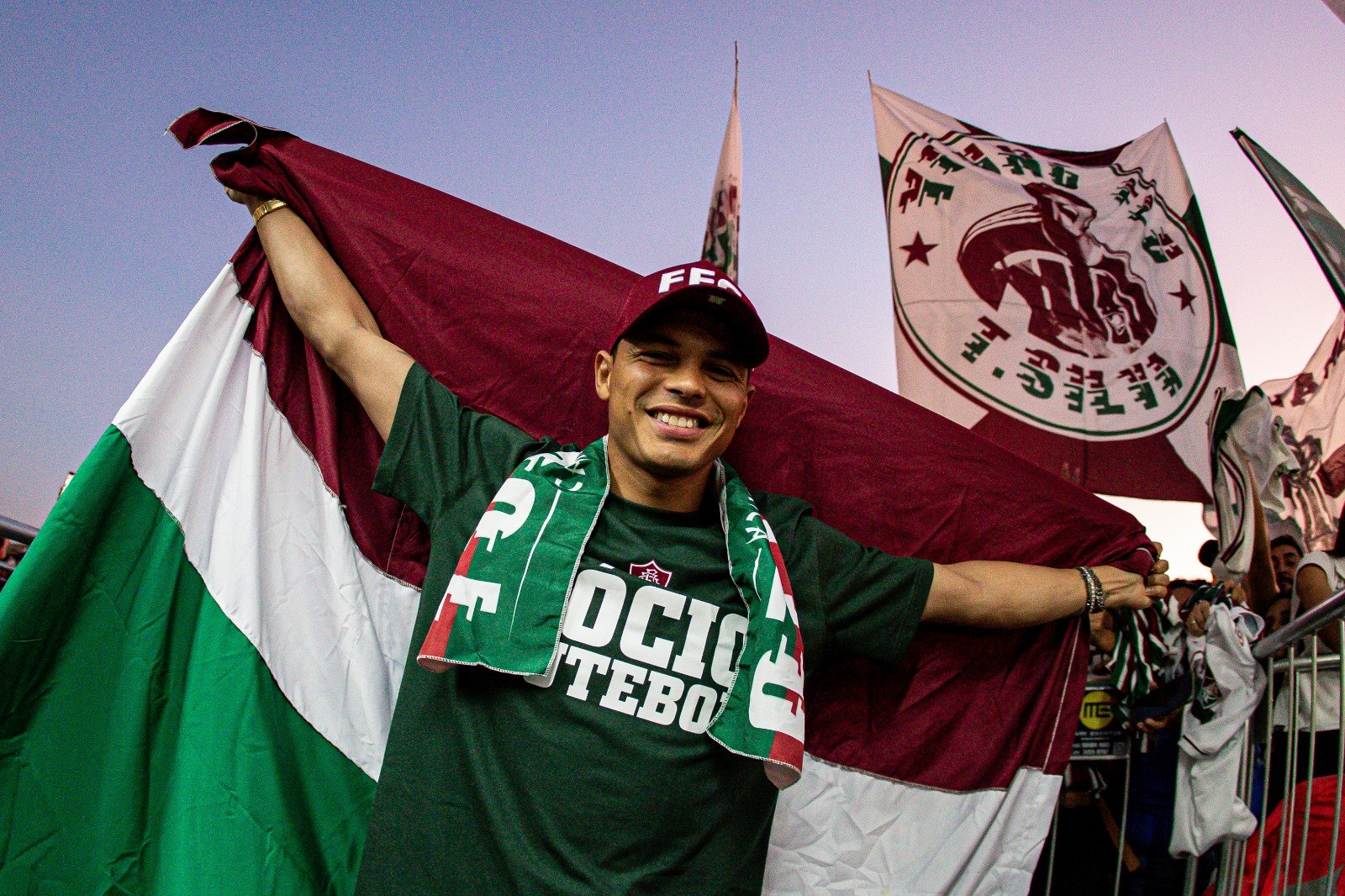 Thiago Silva chega ao Rio para jogar no Fluminense — Foto: Marcelo Gonçalves/Fluminense F.C.