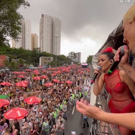 No carnaval passado, Wanessa estreou seu bloco de rua em São Paulo, chamado Xainirô. Ela cantou e recebeu convidados no trio elétrico — Foto: Reprodução/Instagram