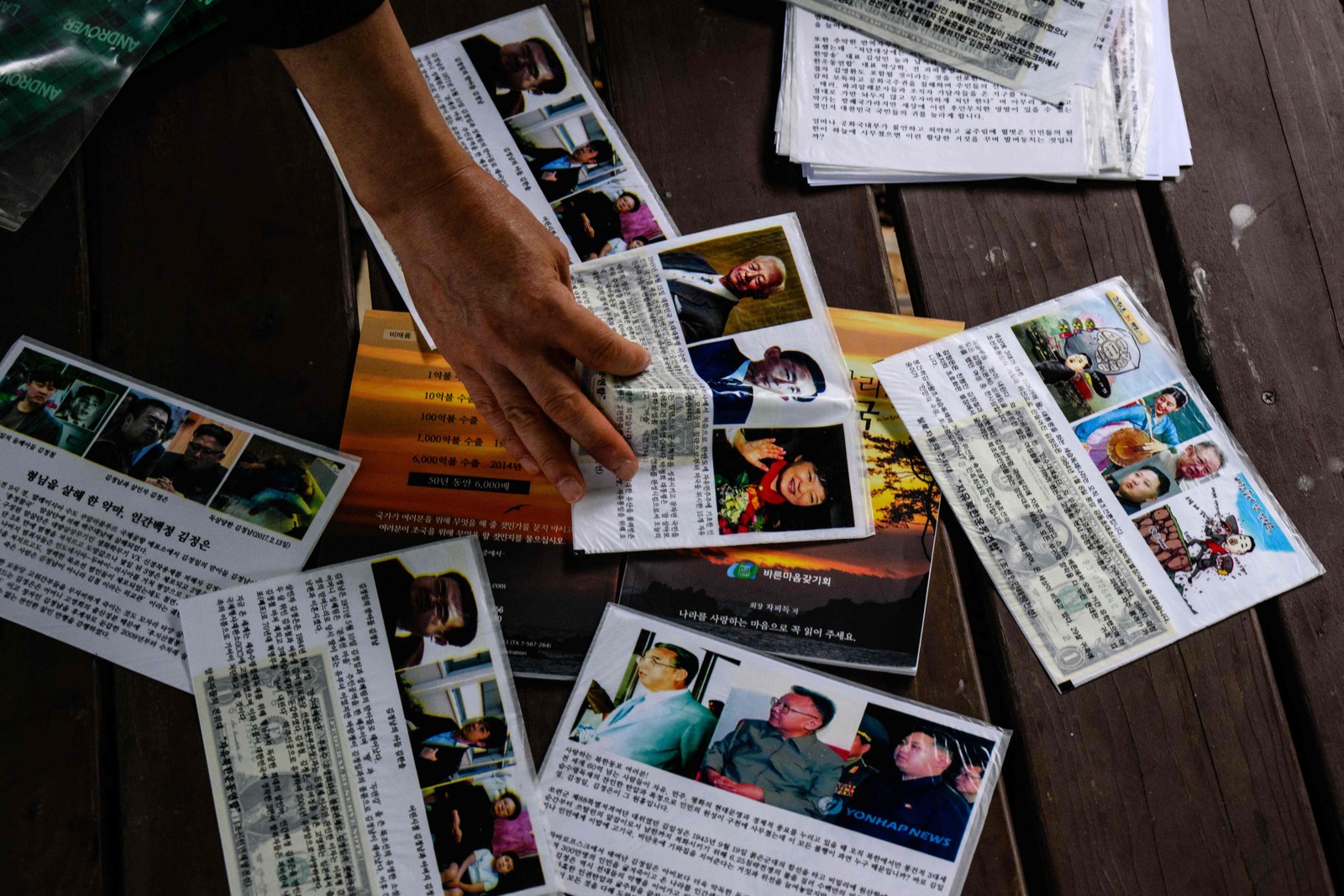 Os seus críticos afirmam que as suas ações podem aumentar as tensões entre as duas Coreias — Foto: Anthony Wallace/AFP