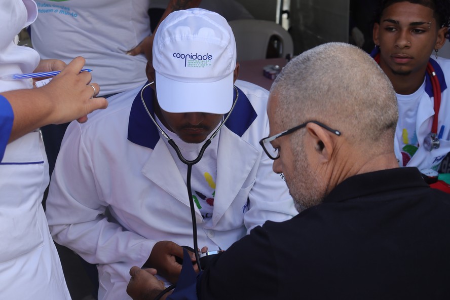 Aferição de pressão, teste de glicemia e vacinação contra gripe estarão entre os serviços do Dia de Cooperar, em Madureira