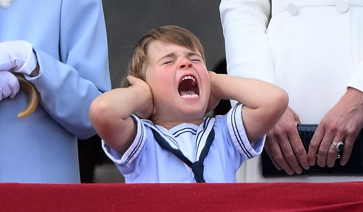 O príncipe  Louis, durante cerimônia do Jubileu da Rainha Elizabeth — Foto: Daniel LEAL / AFP