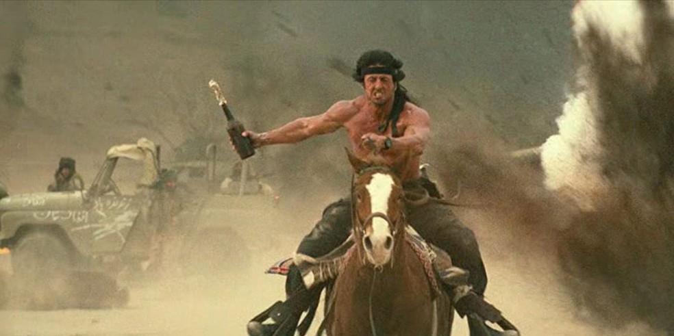 Rambo em "Rambo III" — Foto: Reprodução