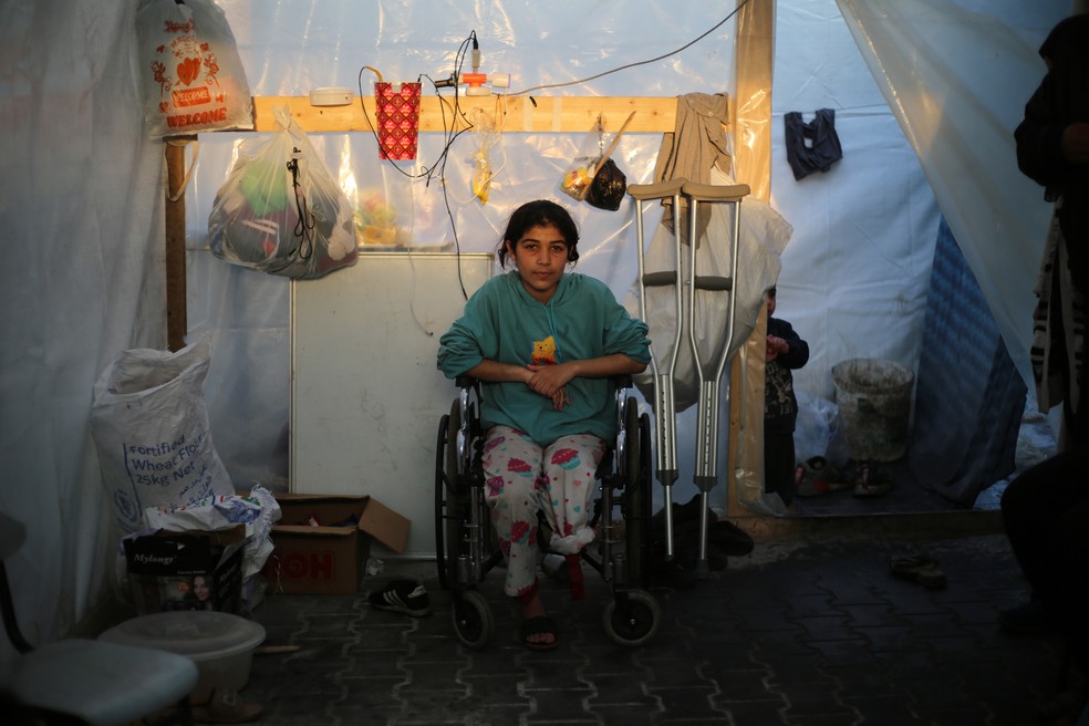 Razan, uma menina de 11 anos do bairro al-Zaytoon, na cidade de Gaza. Mudou-se para Rafah, no sul. — Foto: © UNICEF/UNI501908/El Baba