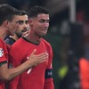 Cristiano Ronaldo caiu no choro depois de perder pênalti diante da Eslovênia nas oitavas da Eurocopa - Kirill Kudryavtsev/AFP