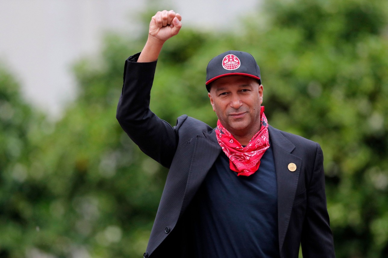 O músico Tom Morello, da banda Rage Against the Machine, no ato de memória dos 50 anos do golpe no Chile — Foto: Javier Torres / AFP