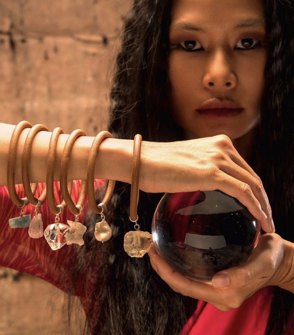 Isla Joias: coleção Oráculo tem peças de prata com pedras  — Foto: Divulgação