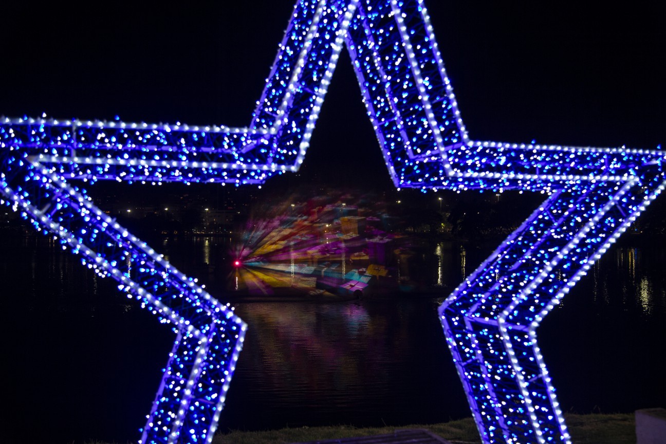 Projeções no espelho d'água faz parte da programação de Natal da Lagoa   — Foto: Alexandre Cassiano