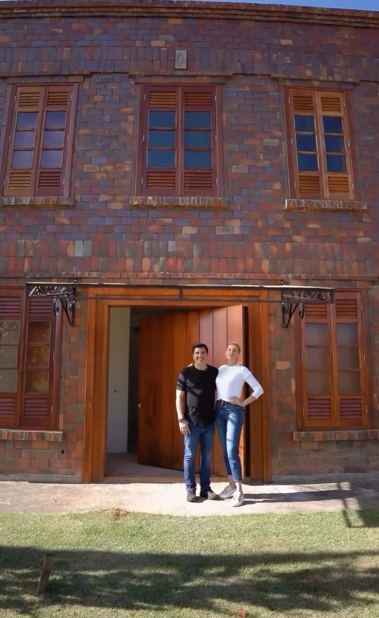 Ana Hickmann e Edu Guedes na casa nova — Foto: Reprodução/Instagram