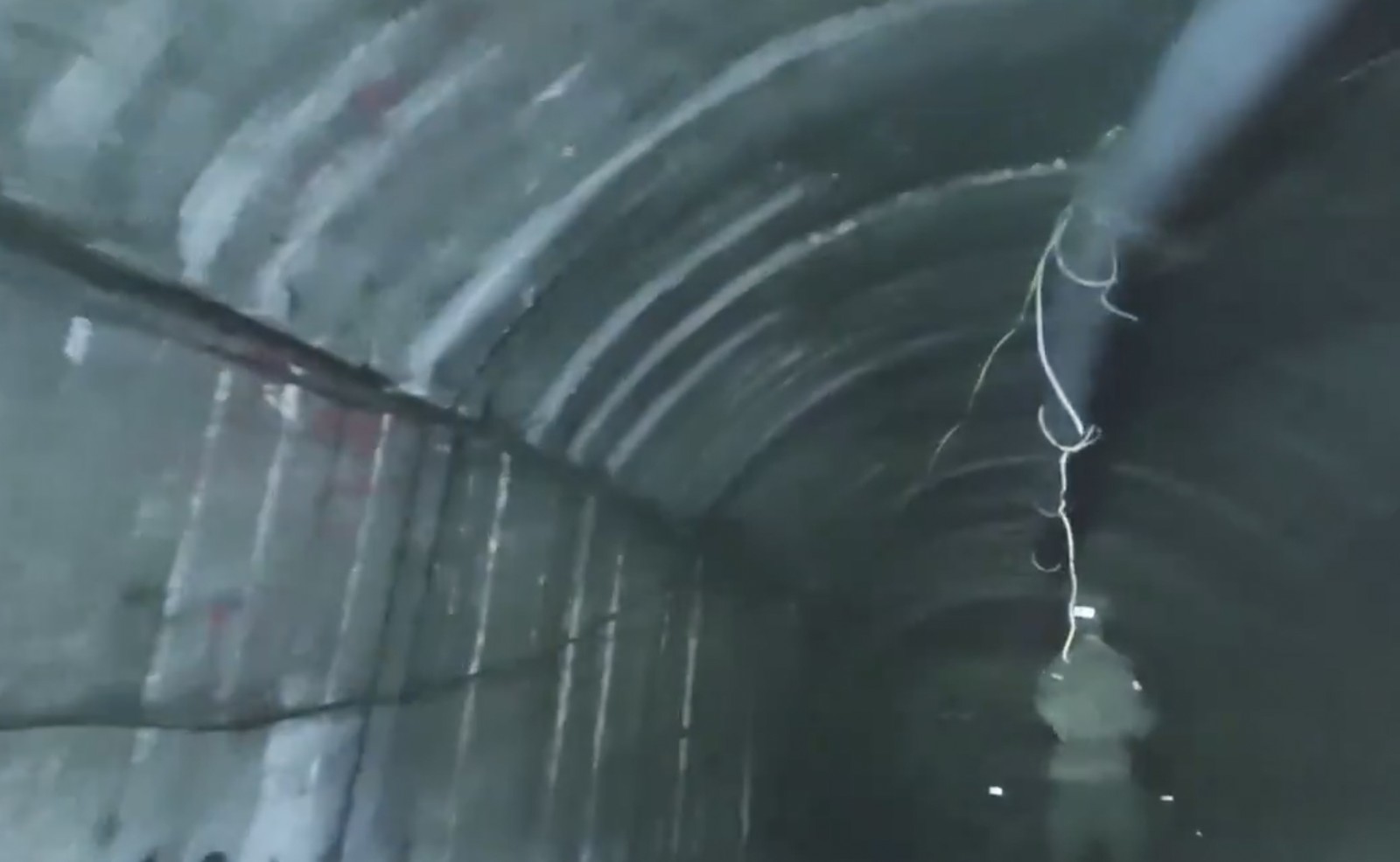 Interior do maior túnel subterrâneo descoberto na Faixa de Gaza — Foto: @IDF