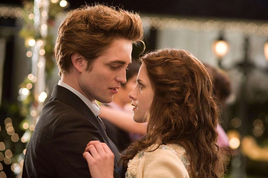 Robert Pattinson e Kristen Stewart em 'Crepúsculo'