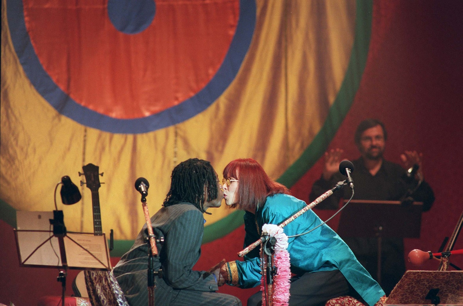 Selinho em Milton Nascimento, na gravação do CD “Acústico”, em 1998 — Foto: SERGIO FALCI / ESTADO DE MINAS