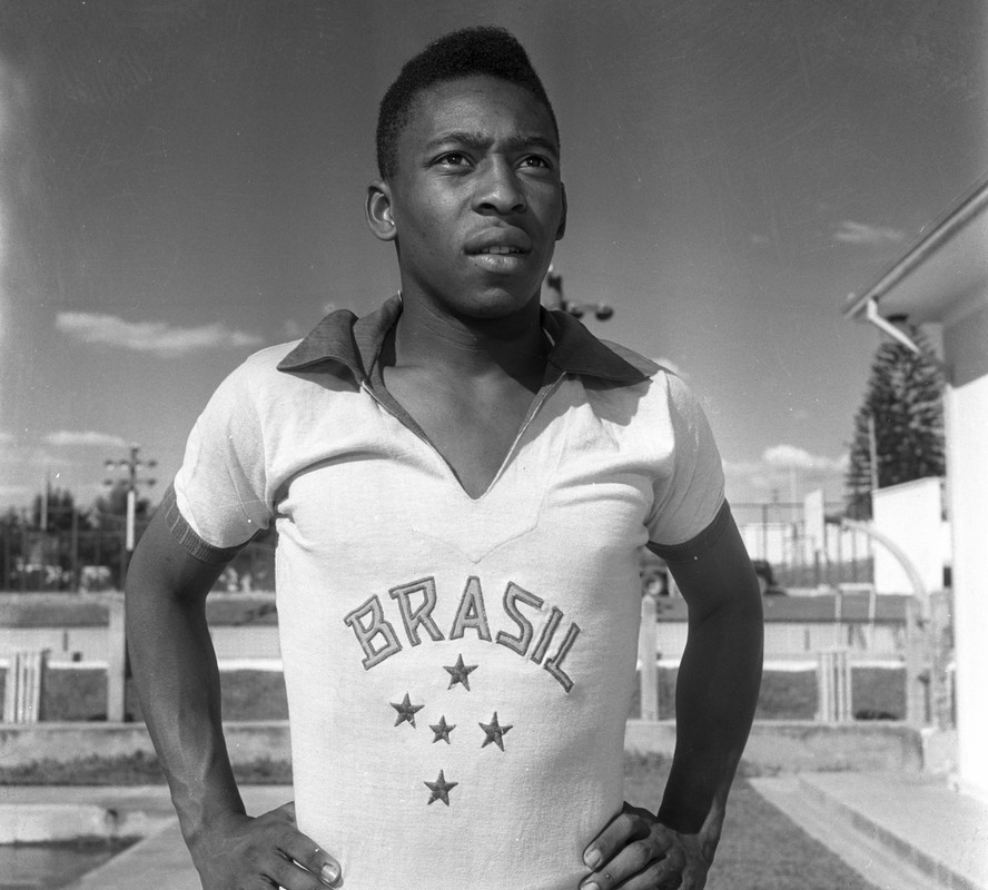 Pelé com a camisa da Seleção brasileira, em 1958