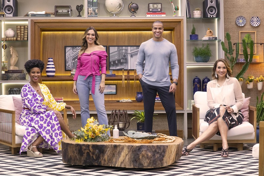 Rita Batista, Talitha Morete, Thiago Oliveira e Maria Beltrão no 'É de casa'