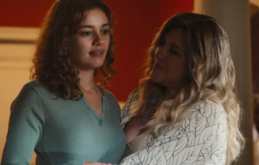 Sophie Charlotte e Regina Casé como Maíra e Zoé em 'Todas as flores'