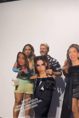 Valesca Popozuda e mais convidados na entrada da festa de Anitta