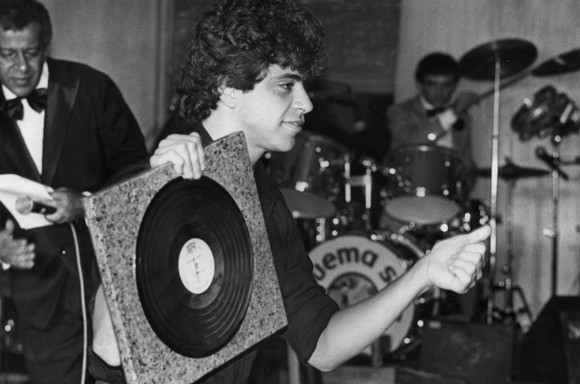 Lulu Santos em 1982, quando lançou seu primeiro LP, "Tempos modernos" — Foto: Divulgação