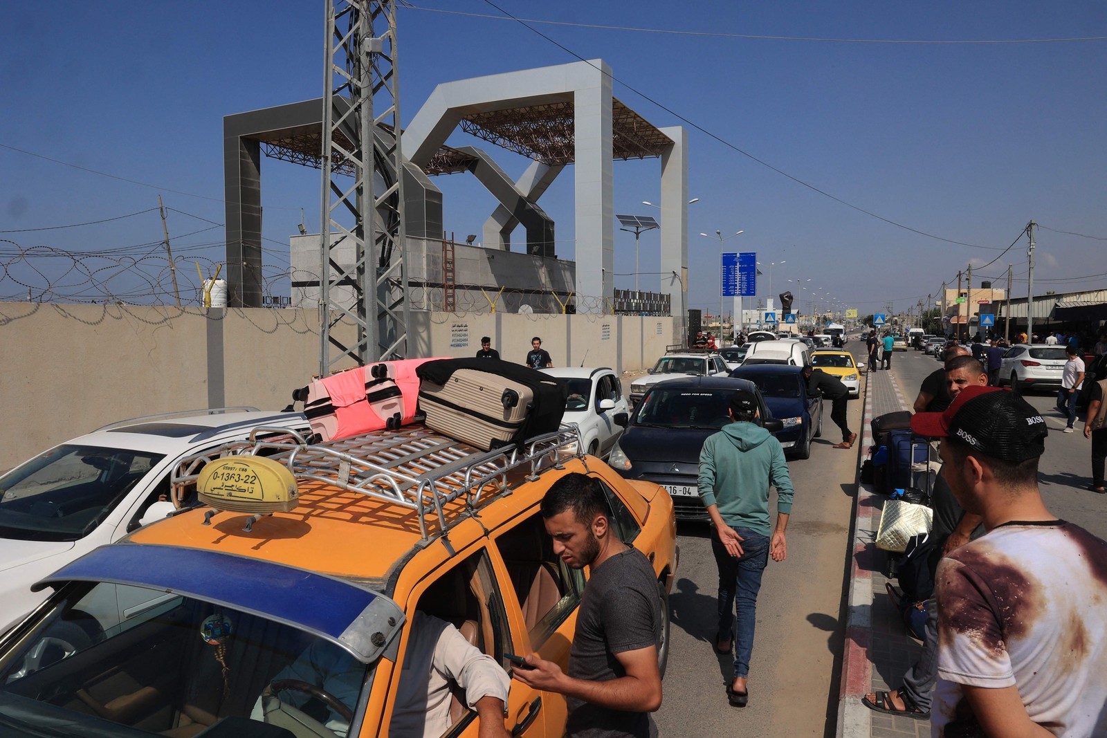 Passagem de Rafah pode ser aberta neste sábado (14) para palestinos com passaportes estrangeiros — Foto: Said Khatib/AFP