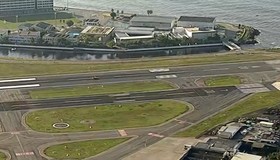 Após ave bater em avião, aeroporto Santos Dumont ficou fechado no início desta manhã 