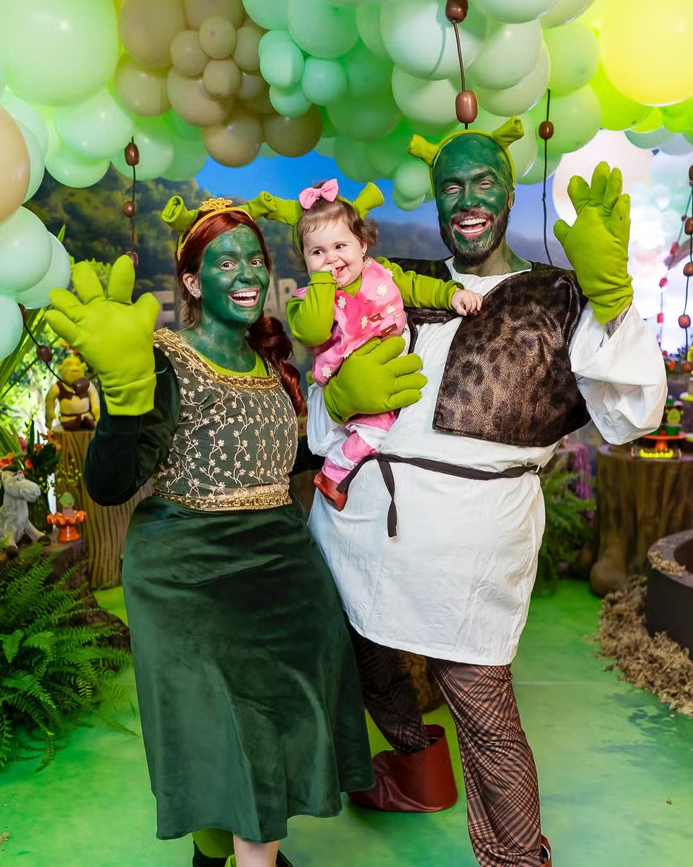Para comemorar os 11 meses de Lua, o filme "Shrek" foi o tema escolhido para a festa. — Foto: Reprodução/Instagram