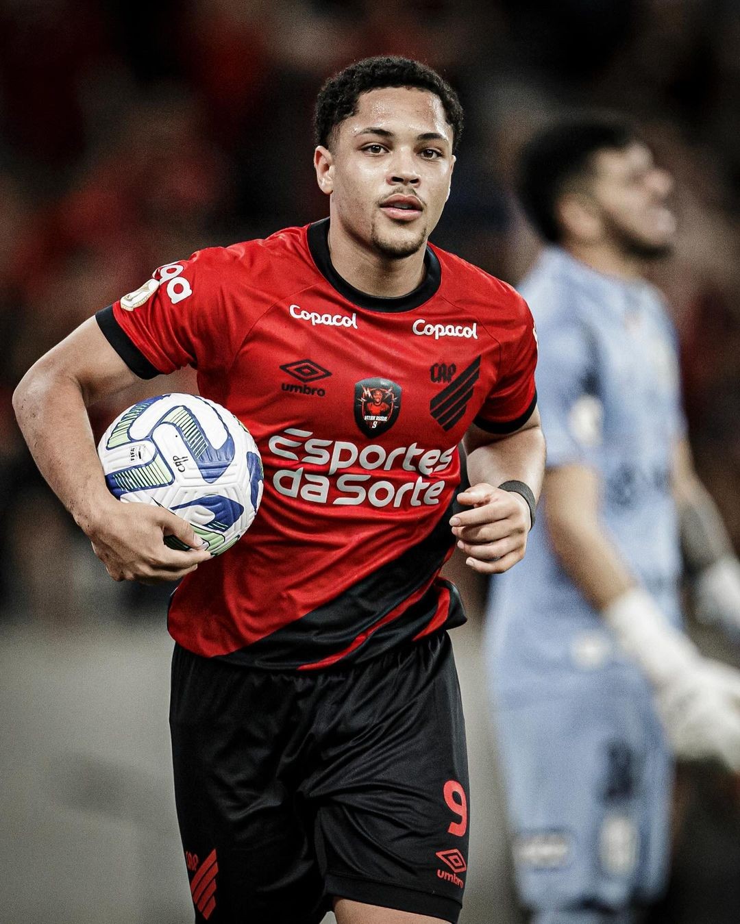 Vitor Roque ainda terminou a temporada no Athletico, antes de se transferir para o Barcelona. — Foto: Reprodução